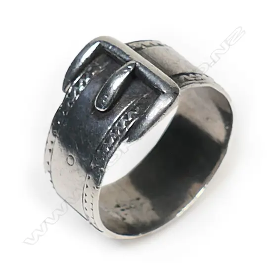Walter Slaney (Auckland) silver buckle ring,